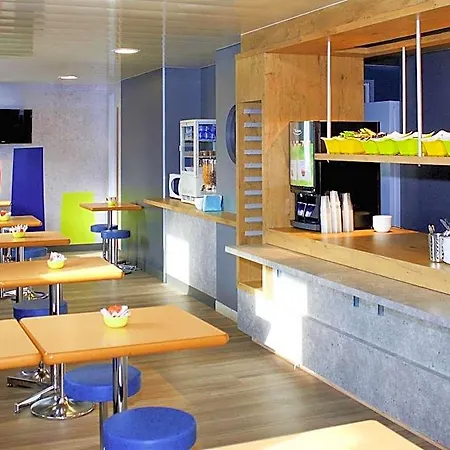 Hotel Ibis Budget Grands Champs 2*