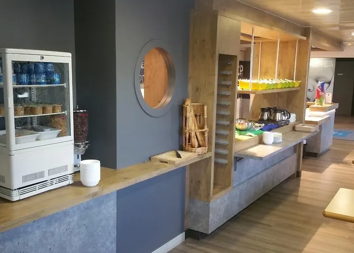 Hotel Ibis Budget Grands Champs 2*