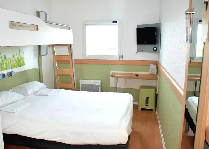 Hotel Ibis Budget Grands Champs 2*